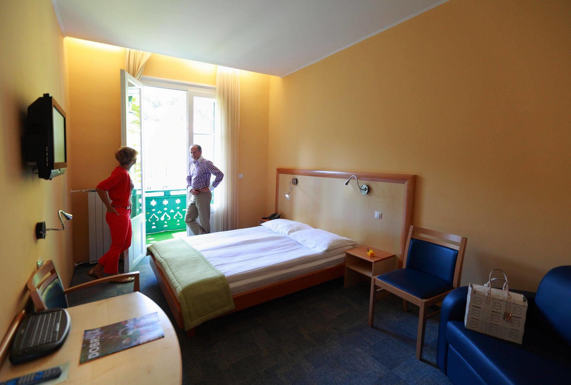 Depadansa Hotel Park - Terme Добрна Экстерьер фото